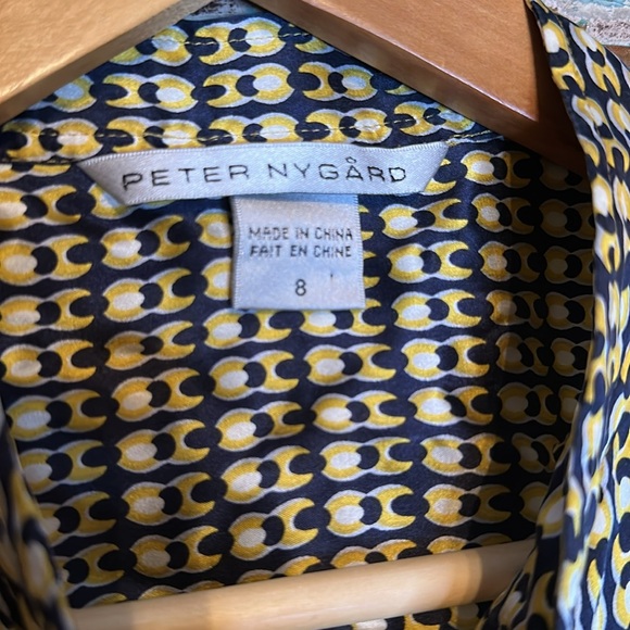 SILK!! Stylish & Dressy Peter Nygard Silk Top - Picture 3 of 6